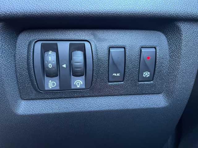 ルノー メガーヌ ルノー スポール CUP－S 千葉県 2015(平27)年 5.6万km ジョンシリウス 60台限定車/カーボンエンド付きアクラポヴィッチ製チタンマフラー/RECARO製レザー＆アルカンターラコンビシート/オーリンズ製調整式ダンパー/スピードライン製純正19インチAW/ブレンボ製ブレーキキャリパー/社外7インチHDDナビ/(AM/FM/フルセグ/Bluetooth/SD/CD/DVD)/ドライブレコーダー/バックカメラ/クルーズコントロール/横滑り防止装置/ETC/アイドリングストップ/オートライト/ウィンカーミラー/電動格納ミラー/シートリフター/禁煙車/プッシュスタート/カードキー/フロアマット/スペアキー/取扱説明書