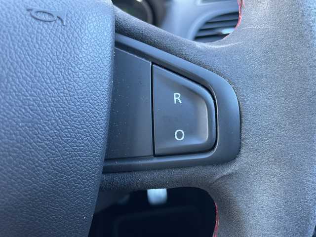 ルノー メガーヌ ルノー スポール CUP－S 千葉県 2015(平27)年 5.6万km ジョンシリウス 60台限定車/カーボンエンド付きアクラポヴィッチ製チタンマフラー/RECARO製レザー＆アルカンターラコンビシート/オーリンズ製調整式ダンパー/スピードライン製純正19インチAW/ブレンボ製ブレーキキャリパー/社外7インチHDDナビ/(AM/FM/フルセグ/Bluetooth/SD/CD/DVD)/ドライブレコーダー/バックカメラ/クルーズコントロール/横滑り防止装置/ETC/アイドリングストップ/オートライト/ウィンカーミラー/電動格納ミラー/シートリフター/禁煙車/プッシュスタート/カードキー/フロアマット/スペアキー/取扱説明書