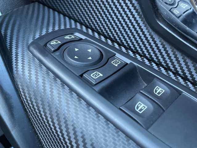 ルノー メガーヌ ルノー スポール CUP－S 千葉県 2015(平27)年 5.6万km ジョンシリウス 60台限定車/カーボンエンド付きアクラポヴィッチ製チタンマフラー/RECARO製レザー＆アルカンターラコンビシート/オーリンズ製調整式ダンパー/スピードライン製純正19インチAW/ブレンボ製ブレーキキャリパー/社外7インチHDDナビ/(AM/FM/フルセグ/Bluetooth/SD/CD/DVD)/ドライブレコーダー/バックカメラ/クルーズコントロール/横滑り防止装置/ETC/アイドリングストップ/オートライト/ウィンカーミラー/電動格納ミラー/シートリフター/禁煙車/プッシュスタート/カードキー/フロアマット/スペアキー/取扱説明書