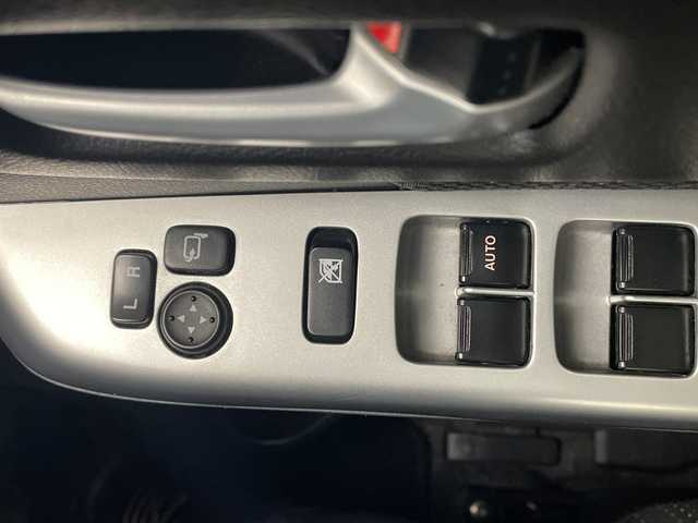 スズキ スペーシア G リミテッド 栃木県 2016(平28)年 9.4万km クリスタルホワイトP 社外ナビ/（CD/DVD/フルセグTV/Bluetooth）/スズキセーフティサポート/・デュアルカメラブレーキサポート/・誤発進抑制機能/・車線逸脱抑制機能/・車線逸脱警報機能/・ふらつき警報機能/・先行車発進お知らせ機能/片側パワースライドドア/シートヒーター/純正フロアマット/アイドリングストップ/プッシュスタート