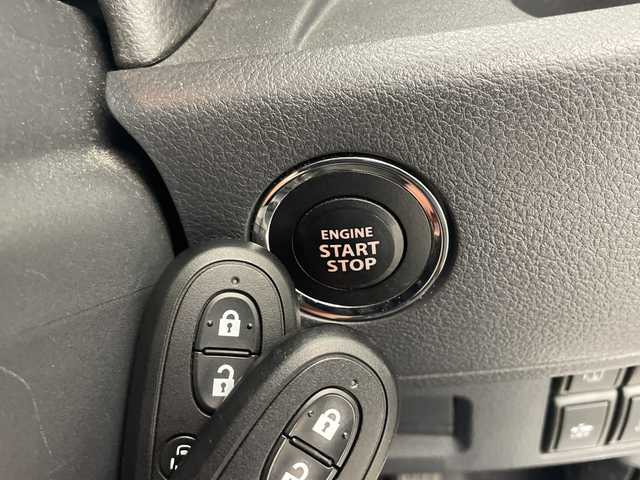 スズキ スペーシア G リミテッド 栃木県 2016(平28)年 9.4万km クリスタルホワイトP 社外ナビ/（CD/DVD/フルセグTV/Bluetooth）/スズキセーフティサポート/・デュアルカメラブレーキサポート/・誤発進抑制機能/・車線逸脱抑制機能/・車線逸脱警報機能/・ふらつき警報機能/・先行車発進お知らせ機能/片側パワースライドドア/シートヒーター/純正フロアマット/アイドリングストップ/プッシュスタート