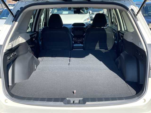 スバル フォレスター ハイブリッド アドバンス 長野県 2018(平30)年 2.3万km クリスタルホワイトP アイサイト/カロッツェリア８インチナビ（AVIC-RL802）/FM・AM・DVD・CD・フルセグテレビ/Bluetooth Audio/バック・サイドカメラ/純正18インチアルミホイール/レーダークルーズコントロール/スマートリアビューミラー/革巻きステアリング/ステアリングヒーター/ハーフレザーシート/全席シートヒーター/前席パワーシート/シートメモリー/コーナーセンサー/電動パーキング/オートビークルホールド/パドルシフト/ルーフレール/LEDヘッドライト/オートライト/フォグランプ/プッシュスタート/スマートキー/スペアキー/ETC