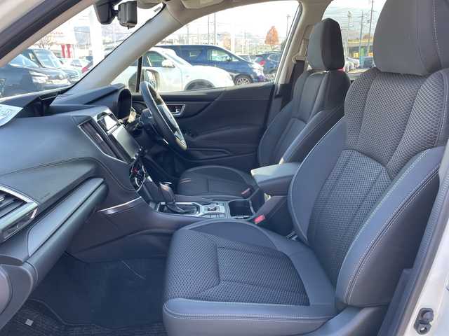 スバル フォレスター ハイブリッド アドバンス 長野県 2018(平30)年 2.3万km クリスタルホワイトP アイサイト/カロッツェリア８インチナビ（AVIC-RL802）/FM・AM・DVD・CD・フルセグテレビ/Bluetooth Audio/バック・サイドカメラ/純正18インチアルミホイール/レーダークルーズコントロール/スマートリアビューミラー/革巻きステアリング/ステアリングヒーター/ハーフレザーシート/全席シートヒーター/前席パワーシート/シートメモリー/コーナーセンサー/電動パーキング/オートビークルホールド/パドルシフト/ルーフレール/LEDヘッドライト/オートライト/フォグランプ/プッシュスタート/スマートキー/スペアキー/ETC