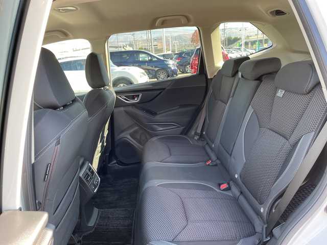 スバル フォレスター ハイブリッド アドバンス 長野県 2018(平30)年 2.3万km クリスタルホワイトP アイサイト/カロッツェリア８インチナビ（AVIC-RL802）/FM・AM・DVD・CD・フルセグテレビ/Bluetooth Audio/バック・サイドカメラ/純正18インチアルミホイール/レーダークルーズコントロール/スマートリアビューミラー/革巻きステアリング/ステアリングヒーター/ハーフレザーシート/全席シートヒーター/前席パワーシート/シートメモリー/コーナーセンサー/電動パーキング/オートビークルホールド/パドルシフト/ルーフレール/LEDヘッドライト/オートライト/フォグランプ/プッシュスタート/スマートキー/スペアキー/ETC