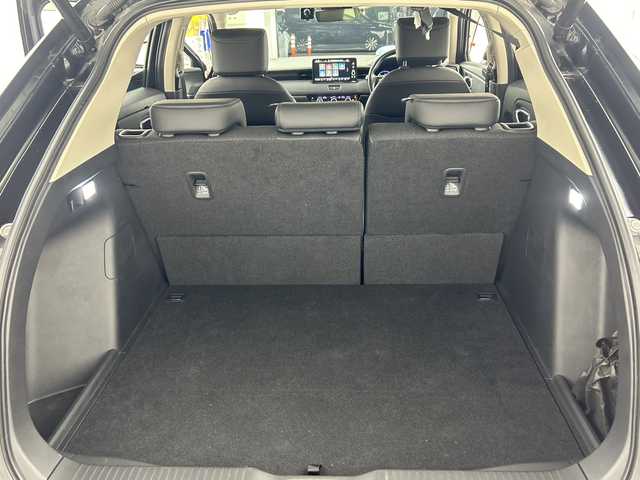 ホンダ ヴェゼル ハイブリッド e:HEV Z 福島県 2021(令3)年 2.9万km クリスタルブラックパール /禁煙車//Honda SENSING//衝突被害軽減ブレーキ//アダプティブクルーズコントロール//車線維持支援システム//ブラインドスポッモニター//純正ディスプレイオーディオナビ//BT.USB.AppleCarPlay.AndoroidAuto//フルセグTV//バックカメラ//電動リアゲート//ハーフレザーシート//前席シートヒーター//パドルシフト//ステアリングスイッチ//ビルトインETC2.0//ドライブレコーダー（FR)//置くだけ充電//LEDヘッドライト//シーケンシャルライト//LEDフォグライト//プッシュスタート//スマートキー×2//電動パーキングブレーキ//社外16インチAW//夏タイヤ積み込み/【純正AW（225/50/18）】//純正フロアマット//ワイパーデアイサー