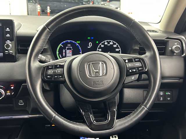 ホンダ ヴェゼル ハイブリッド e:HEV Z 福島県 2021(令3)年 2.9万km クリスタルブラックパール /禁煙車//Honda SENSING//衝突被害軽減ブレーキ//アダプティブクルーズコントロール//車線維持支援システム//ブラインドスポッモニター//純正ディスプレイオーディオナビ//BT.USB.AppleCarPlay.AndoroidAuto//フルセグTV//バックカメラ//電動リアゲート//ハーフレザーシート//前席シートヒーター//パドルシフト//ステアリングスイッチ//ビルトインETC2.0//ドライブレコーダー（FR)//置くだけ充電//LEDヘッドライト//シーケンシャルライト//LEDフォグライト//プッシュスタート//スマートキー×2//電動パーキングブレーキ//社外16インチAW//夏タイヤ積み込み/【純正AW（225/50/18）】//純正フロアマット//ワイパーデアイサー