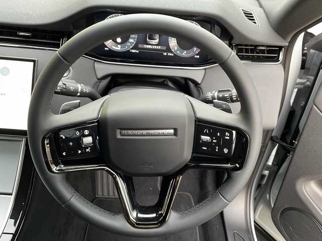 ランドローバー レンジローバーイヴォーク SE 大阪府 2024(令6)年 0.4万km グレー ワンオーナー/色コード：1FU（アロイオスグレー）/純正ナビ/BTオーディオ/全方位カメラ/全席シートヒーター/ステアリングヒーター/前席パワーシート/デジタルインナーミラー/パワーバックドア/パドルシフト/LEDヘッドライト/オートライト/純正ナビ19インチAW/ライトレベライザー/ETC2.0/スマートキープッシュスタート/スペアキー