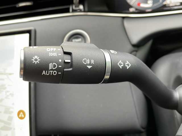 ランドローバー レンジローバーイヴォーク SE 大阪府 2024(令6)年 0.4万km グレー ワンオーナー/色コード：1FU（アロイオスグレー）/純正ナビ/BTオーディオ/全方位カメラ/全席シートヒーター/ステアリングヒーター/前席パワーシート/デジタルインナーミラー/パワーバックドア/パドルシフト/LEDヘッドライト/オートライト/純正ナビ19インチAW/ライトレベライザー/ETC2.0/スマートキープッシュスタート/スペアキー