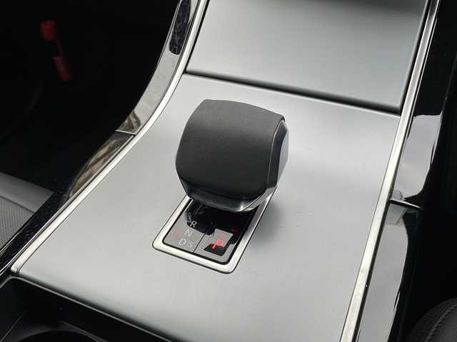 ランドローバー レンジローバーイヴォーク SE 大阪府 2024(令6)年 0.4万km グレー ワンオーナー/色コード：1FU（アロイオスグレー）/純正ナビ/BTオーディオ/全方位カメラ/全席シートヒーター/ステアリングヒーター/前席パワーシート/デジタルインナーミラー/パワーバックドア/パドルシフト/LEDヘッドライト/オートライト/純正ナビ19インチAW/ライトレベライザー/ETC2.0/スマートキープッシュスタート/スペアキー