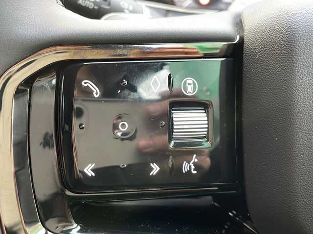 ランドローバー レンジローバーイヴォーク SE 大阪府 2024(令6)年 0.4万km グレー ワンオーナー/色コード：1FU（アロイオスグレー）/純正ナビ/BTオーディオ/全方位カメラ/全席シートヒーター/ステアリングヒーター/前席パワーシート/デジタルインナーミラー/パワーバックドア/パドルシフト/LEDヘッドライト/オートライト/純正ナビ19インチAW/ライトレベライザー/ETC2.0/スマートキープッシュスタート/スペアキー