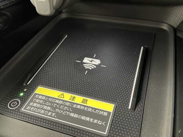 ホンダ ヴェゼル ハイブリッド e:HEV Z 愛知県 2025(令7)年 0.1万km未満 プラチナホワイトパール 登録時走行距離　5km/登録済未使用車/Honda SENSING/●衝突軽減ブレーキ/●先行車発進お知らせ機能/●歩行者事故低減ステアリング/●路外逸脱抑制機能/●標識認識機能/●渋滞追従機能付アダプティブクルーズコントロール/●車線維持支援システム/●トラフィックジャムアシスト/●ブラインドスポットインフォメーション/●誤発進抑制機能/●後方誤発進抑制機能/●近距離衝突軽減ブレーキ/●急アクセル抑制機能/●パーキングセンサーシステム/●後退出庫サポート/●オートハイビーム/●アダプティブドライビングビーム/Honda CONNECTディスプレイオーディオ/・AM/FM/USB/・AppleCarPlay/AndroidAuto/・Bluetooth/・フルセグTV/バックカメラ/ステアリングスイッチ/本革巻きステアリング/ETC2.0/前席シートヒーター/ハンズフリーアクセスパワーテールゲート/LEDシーケンシャルターンシグナルランプ/オートマチックヘッドライト/フォグランプ/ワイヤレス充電器/USB充電【type-C】/フロントグリル【ベルリナブラック】/純正18インチアルミホイール