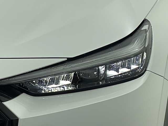 ホンダ ヴェゼル ハイブリッド e:HEV Z 愛知県 2025(令7)年 0.1万km未満 プラチナホワイトパール 登録時走行距離　5km/登録済未使用車/Honda SENSING/●衝突軽減ブレーキ/●先行車発進お知らせ機能/●歩行者事故低減ステアリング/●路外逸脱抑制機能/●標識認識機能/●渋滞追従機能付アダプティブクルーズコントロール/●車線維持支援システム/●トラフィックジャムアシスト/●ブラインドスポットインフォメーション/●誤発進抑制機能/●後方誤発進抑制機能/●近距離衝突軽減ブレーキ/●急アクセル抑制機能/●パーキングセンサーシステム/●後退出庫サポート/●オートハイビーム/●アダプティブドライビングビーム/Honda CONNECTディスプレイオーディオ/・AM/FM/USB/・AppleCarPlay/AndroidAuto/・Bluetooth/・フルセグTV/バックカメラ/ステアリングスイッチ/本革巻きステアリング/ETC2.0/前席シートヒーター/ハンズフリーアクセスパワーテールゲート/LEDシーケンシャルターンシグナルランプ/オートマチックヘッドライト/フォグランプ/ワイヤレス充電器/USB充電【type-C】/フロントグリル【ベルリナブラック】/純正18インチアルミホイール