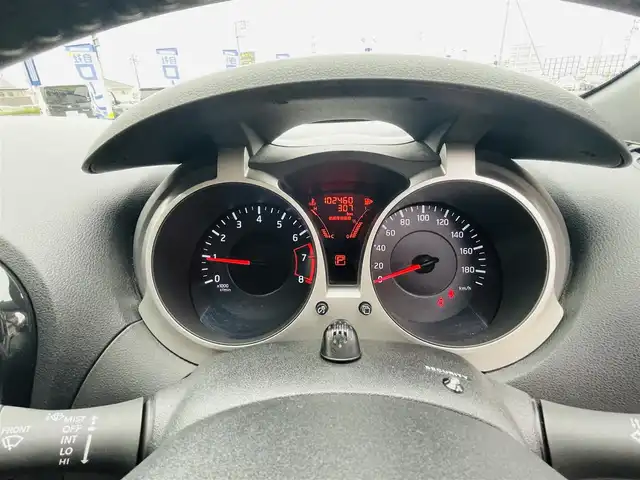 日産 ジューク 15RX アーバン スタイリッシュブラック 岡山県 2013(平25)年 10.3万km サファイアブラック (株)IDOMが運営する【じしゃロン岡山店】の自社ローン専用車両です。こちらは現金またはオートローンご利用時の価格です。 自社ローンご希望の方は別途その旨お申し付け下さい/＊純正ナビ（MM312D-W/＊バックカメラ/＊プッシュST/＊前側ドラレコ/＊ドアバイザー