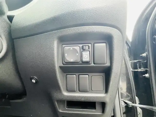 日産 ジューク 15RX アーバン スタイリッシュブラック 岡山県 2013(平25)年 10.3万km サファイアブラック (株)IDOMが運営する【じしゃロン岡山店】の自社ローン専用車両です。こちらは現金またはオートローンご利用時の価格です。 自社ローンご希望の方は別途その旨お申し付け下さい/＊純正ナビ（MM312D-W/＊バックカメラ/＊プッシュST/＊前側ドラレコ/＊ドアバイザー