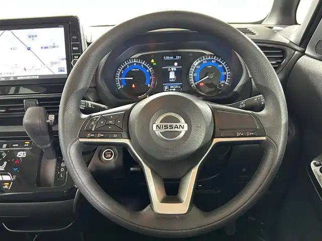 日産 ルークス ハイウェイスター X 佐賀県 2021(令3)年 8.7万km チタニウムグレーメタリック 純正9型ナビ/（ＡＭ/ＦＭ/CD/DVD/Bluetooth/フルセグTV）/全周囲カメラ/ナビ連動ドライブレコーダー/ETC/オートエアコン/左側パワースライドドア/ハンズフリースライドドア/リアサーキュレーター/衝突被害軽減システム/レーアシスト/先行車発進お知らせ機能/コーナーセンサー/LEDヘッドライト/フォグライト/シートバックテーブル/横滑り防止装置/盗難防止装置/オートライト/オートマチックハイビーム/スマートキー/プッシュスタート/USB入力端子/純正フロアマット/純正14インチアルミホイール