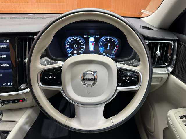 ボルボ Ｖ６０ T5 インスクリプション 千葉県 2019(平31)年 3.4万km デニムブルーメタリック パノラマＳＲ　/純正ナビ　/３６０°カメラ　/ＡＣＣ　/ＨＵＤ　/レザーシート　/パワーシート　/シートヒーター　/ベンチレーター　/ＬＥＤヘッドライト　/ハイビームアシスト　/ドライブレコーダー　/ＥＴＣ