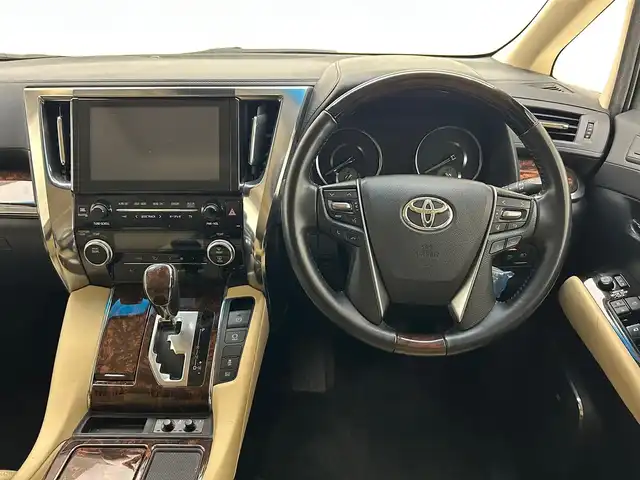 トヨタ アルファード G 兵庫県 2018(平30)年 6.5万km ホワイトパールクリスタルシャイン 純正ＳＤナビ　/ＪＢＬプレミアムサウンド　/レーダークルーズコントロール　/クリアランスソナー　/ＬＴＡ　/デジタルインナー　/ＢＳＭ　/ＰＣＳ　/ＰＫＳＢ　/ベンチレーション　/ＬＥＤヘッドライト　/ビルトインＥＴＣ/パノラミックビューモニター/RCTA/RSA/パワーシート/レザーシート