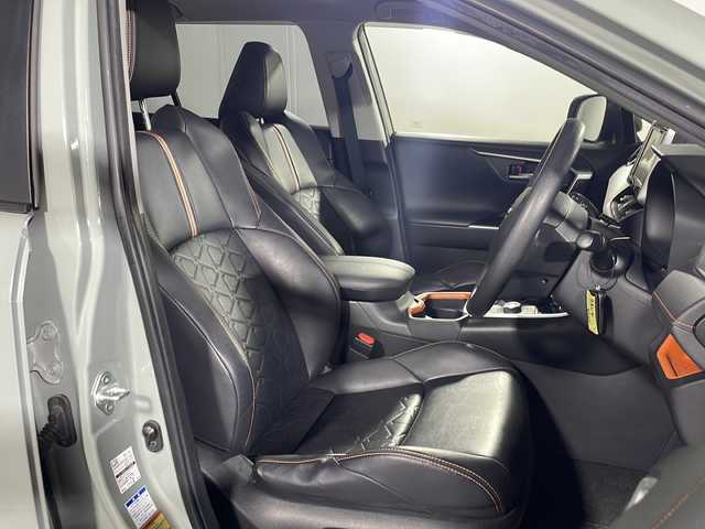 トヨタ ＲＡＶ４ アドベンチャー 沖縄県 2020(令2)年 5万km アーバンカーキ 禁煙車/カロッツェリア９インチナビ/ＴＲＤルーフキャリア/純正ドライブレコーダー/衝突軽減ブレーキ/ＥＴＣ/レーダークルーズコントロール/ＬＥＤヘッドライト/オートライト/ＴＲＤフロントバンパーガーニッシュ(LED付)/ダウンヒルアシストコントロール/純正フロアマット/純正ドアバイザー/電動格納ウィンカーミラー