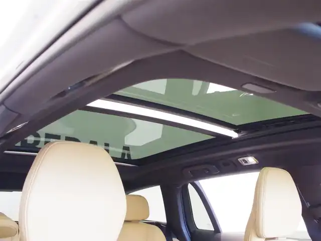 ボルボ Ｖ６０ 岐阜県 2022(令4)年 2.3万km ぺブルグレー ラグジュアリーパッケージ/チルトアップ機構付電動パノラマ・ガラス・サンルーフ Bowers&Wilkinsプレミアムサウンド・オーディオシステム/テイラード・ダッシュボード/運転支援機能/パイロット・アシスト（車線維持支援機能）/全車速追従機能付ACC（アダプティブ・クルーズ・コントロール）/ステアリング・アシスト（後車衝突回避支援機能付ブラインドスポット・インフォメーション・システム）/衝突回避・被害軽減ブレーキ機能付CTA（クロス・トラフィック・アラート）/被追突時警告機能（静止時ブレーキ維持機能付）/フルセグTV/前席後席シートヒーター/前席エアシート/前席パワーシート