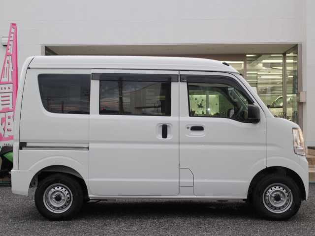 スズキ エブリイ PA リミテッド 千葉県 2025(令7)年 0.1万km未満 白 スズキセーフティサポート/・デュアルブレーキサポート/・誤発進抑制機能/・先行車発進お知らせ機能/・ふらつき警報/純正オーディオ/アイドリングストップ/純正ラバーマット/USB入力端子/純正ドアバイザー/スペアキー/保証書/取扱説明書