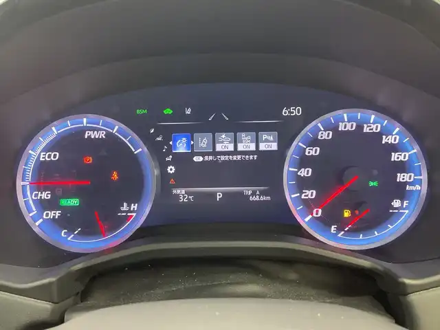 トヨタ クラウン ハイブリッド RS 兵庫県 2019(令1)年 9.3万km プレシャスシルバー 純正ナビ/・Bluetooth/・CD/DVD/・フルセグテレビ/・SD音楽録音/バックカメラ/パワーシート/ステアリングヒーター/ヘッドアップディスプレイ/ブラインドスポットモニター/衝突軽減ブレーキ/レーンキープアシスト/オートマチックハイビーム/前後コーナーセンサー/レーダークルーズコントロール/前方ドライブレコーダー/ETC/LEDヘッドライト