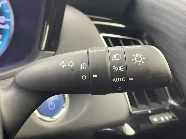 トヨタ クラウン ハイブリッド RS 兵庫県 2019(令1)年 9.3万km プレシャスシルバー 純正ナビ/・Bluetooth/・CD/DVD/・フルセグテレビ/・SD音楽録音/バックカメラ/パワーシート/ステアリングヒーター/ヘッドアップディスプレイ/ブラインドスポットモニター/衝突軽減ブレーキ/レーンキープアシスト/オートマチックハイビーム/前後コーナーセンサー/レーダークルーズコントロール/前方ドライブレコーダー/ETC/LEDヘッドライト