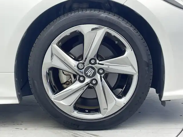 トヨタ クラウン ハイブリッド RS 兵庫県 2019(令1)年 9.3万km プレシャスシルバー 純正ナビ/・Bluetooth/・CD/DVD/・フルセグテレビ/・SD音楽録音/バックカメラ/パワーシート/ステアリングヒーター/ヘッドアップディスプレイ/ブラインドスポットモニター/衝突軽減ブレーキ/レーンキープアシスト/オートマチックハイビーム/前後コーナーセンサー/レーダークルーズコントロール/前方ドライブレコーダー/ETC/LEDヘッドライト