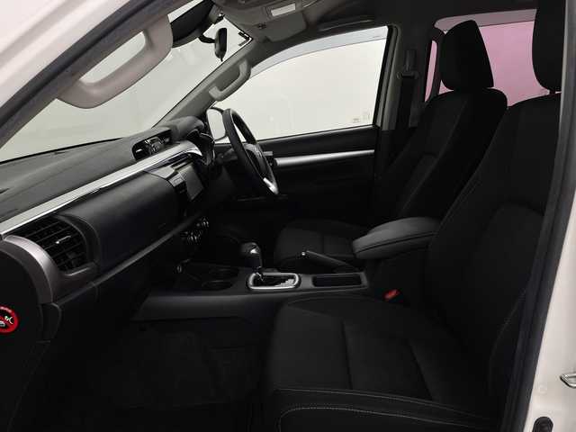 トヨタ ハイラックス Z 新潟県 2020(令2)年 4.9万km スーパーホワイトⅡ 4WD/純正ナビ/　　CD/BT/FM/AM/バックカメラ/レーダークルーズコントロール/LEDオートライト/純正17インチアルミホイール/ステアリングスイッチ/アイドリングストップ/レーンキープ/コーナーセンサー/スマートキー/ETC