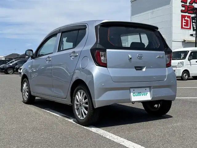 ダイハツ ミラ イース L SAⅢ 大分県 2021(令3)年 2.1万km ブライトシルバーメタリック ・ディスプレイオーディオ(CD/DVD/BT/USB)/・バックモニター/・スマートアシスト/・コーナーセンサー/・オートハイビーム/・オートライト/・純正マットレス/・リモコンキー/・アイドリングストップ/・社外ホイール