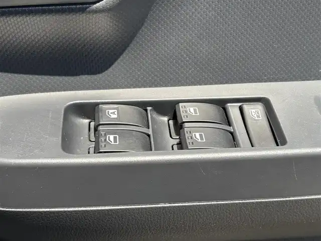 ダイハツ ミラ イース L SAⅢ 大分県 2021(令3)年 2.1万km ブライトシルバーメタリック ・ディスプレイオーディオ(CD/DVD/BT/USB)/・バックモニター/・スマートアシスト/・コーナーセンサー/・オートハイビーム/・オートライト/・純正マットレス/・リモコンキー/・アイドリングストップ/・社外ホイール