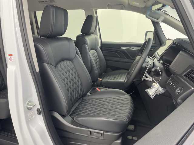 三菱 デリカＤ：５ ブラックエディション 愛知県 2025(令7)年 0.1千km ホワイトダイヤモンド 登録済未使用車/アルパイン１１型ナビ（EX11NX）/・カープレイ/・フルセグTV/・CD/DVD/・Bluetooth接続/・HDMI入力/バックカメラ/ブラインドスポットモニター/レーダークルーズコントロール/ＡＣ１００Ｖアクセサリーコンセント/ステアリングヒーター/パドルシフト/前席シートヒーター/本革シート/パワーシート/両側パワースライドドア/純正アルミホイール/電動ブレーキ/オートホールド