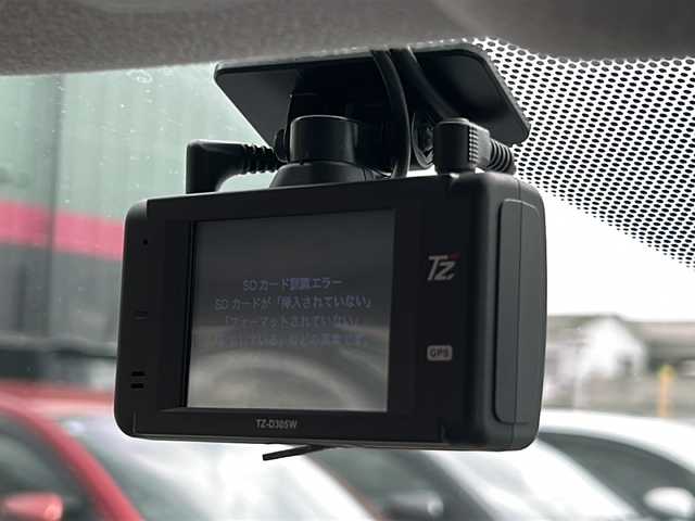 トヨタ ヤリスクロス ハイブリッド Z 広島県 2022(令4)年 5.5万km プラチナホワイトパールマイカ ワンオーナー /純正ディスプレイオーディオナビ/Bluetooth/フルセグTV/USB/パノラミックビューモニター/レーダークルーズコントロール/ハーフレザーシート /シートヒーター /パワーシート/LEDオートライト/オートマチックハイビーム /ステアリングヒーター/純正前後ドライブレコーダー/純正18インチアルミホイール/スマートキー/プッシュスタート/純正フロアマット