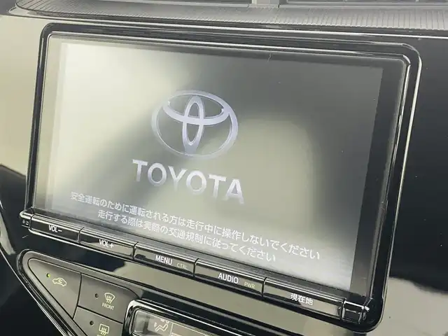 トヨタ アクア クロスオーバー 福島県 2017(平29)年 4.4万km ライムホワイトパールクリスタルシャイン トヨタセーフティーセンス　/純正大画面ナビゲーション　/バックカメラ　/ＥＴＣ２．０　/フロントカメラ　/ホワイトレザーシート　/革巻きステアリング　/・チルトステアリング　/・ステアリングスイッチ　/プッシュスタート/・スマートキー/・スペアキー/LEDライト/・オートライト/・レベライザー/純正フロアマット/電動格納ウィンカーミラー/取扱説明書/・保証書