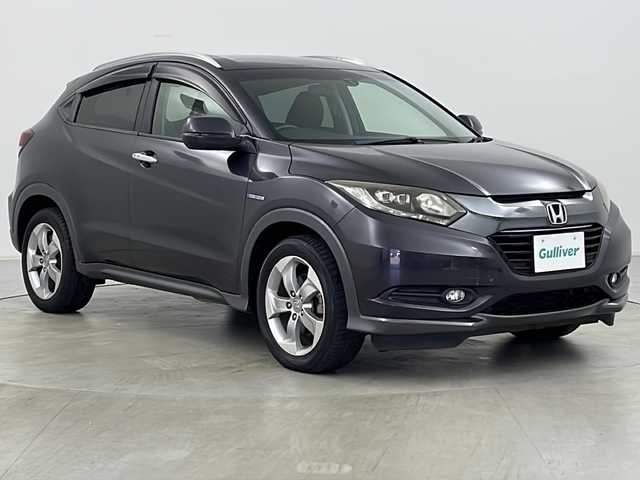 ホンダ ヴェゼル ハイブリッド X Lパッケージ 道央・札幌 2013(平25)年 6.6万km ルーセブラックM ・４WD/・寒冷地仕様/・純正ナビ/　CD/DVD/BT/HDMI/USB/・フルセグTV/・バックカメラ/・クルーズコントロール/・ビルトインETC/・前席シートヒーター/・オートライト/・LEDヘッドライト/・フォグランプ/・横滑り防止/・ウインカーミラー/・ミラーヒーター/・オートブレキホールド/・ワイパーデアイサー /・ハーフレザーシート/・純正フロアマット/・純正17インチアルミホイール