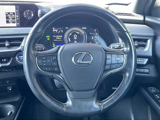 レクサス ＵＸ 250h バージョンC 長野県 2019(平31)年 8.8万km ソニッククォーツ 黒レザーシート/純正メーカーナビ/バックカメラ/ドライブレコーダー/純正17インチアルミ/シートヒーター /ステアリングヒーター/クルーズコントロール/レーンキープアシスト/前後コーナーセンサー