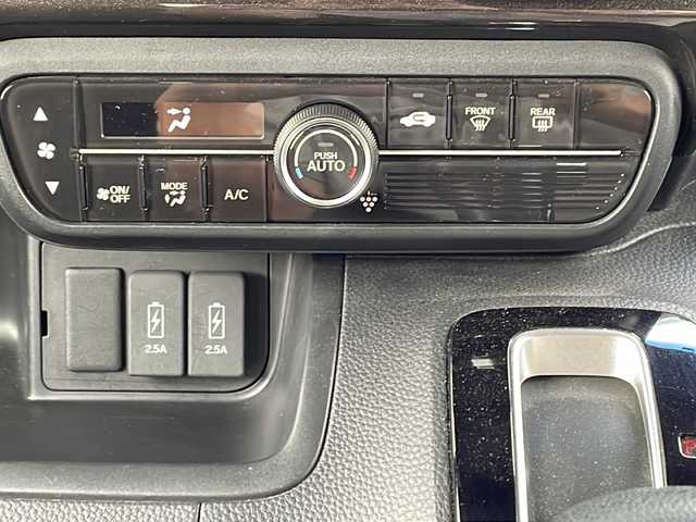 ホンダ Ｎ ＢＯＸ カスタム G L ホンダセンシング 鳥取県 2018(平30)年 7.6万km クリスタルブラックパール パワースライドドア/HDDナビ/バックカメラ/フルセグTV　Bluetooth　DVD CD　MSV/ビルトインETC/スマートキー/スペアキー/フロアマット/ドアバイザー/LEDライト/フォグランプ/オートライト/新車保証書/取扱説明書