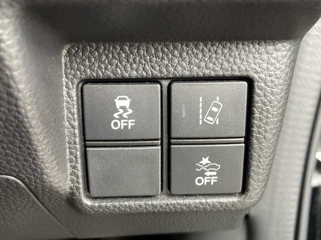 ホンダ Ｎ ＢＯＸ カスタム G L ホンダセンシング 鳥取県 2018(平30)年 7.6万km クリスタルブラックパール Honda SENSING/・車線維持支援システム/・追突軽減ブレーキ/。衝突軽減ブレーキ/・誤発進抑制機能/・後方誤発進抑制機能/・歩行者事故低減ステアリング/・路外逸脱抑制機能/・アダプティブ・クルーズ・コントロール/・車線維持支援システム/・オートハイビーム/・先行車発進お知らせ機能/・標識認識機能/ナビ装着用スペシャルパッケージ/・リアワイドカメラ/・HDDナビAVN660HDmkII/・ビルトインETC/・オーディオリモートコントロールスイッチ/・ハンズフリーテレホンスイッチ/・音声認識スイッチ/プラズマクラスター技術搭載フルオート・エアコンディショナー/リア左側パワースライドドア/フルセグTV　Bluetooth　DVD CD　MSV/オートリトラミラー/LEDライト/フォグランプ/ブラック塗装＋切削 14インチアルミホイール/オートライト/スマートキー/スペアキー/フロアマット/ドアバイザー/前席用i-サイドエアバッグシステム＋サイドカーテンエアバッグシステム/新車保証書/取扱説明書