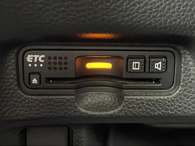 ホンダ Ｎ ＢＯＸ カスタム G L ホンダセンシング 鳥取県 2018(平30)年 7.6万km クリスタルブラックパール Honda SENSING/・車線維持支援システム/・追突軽減ブレーキ/。衝突軽減ブレーキ/・誤発進抑制機能/・後方誤発進抑制機能/・歩行者事故低減ステアリング/・路外逸脱抑制機能/・アダプティブ・クルーズ・コントロール/・車線維持支援システム/・オートハイビーム/・先行車発進お知らせ機能/・標識認識機能/ナビ装着用スペシャルパッケージ/・リアワイドカメラ/・HDDナビAVN660HDmkII/・ビルトインETC/・オーディオリモートコントロールスイッチ/・ハンズフリーテレホンスイッチ/・音声認識スイッチ/プラズマクラスター技術搭載フルオート・エアコンディショナー/リア左側パワースライドドア/フルセグTV　Bluetooth　DVD CD　MSV/オートリトラミラー/LEDライト/フォグランプ/ブラック塗装＋切削 14インチアルミホイール/オートライト/スマートキー/スペアキー/フロアマット/ドアバイザー/前席用i-サイドエアバッグシステム＋サイドカーテンエアバッグシステム/新車保証書/取扱説明書