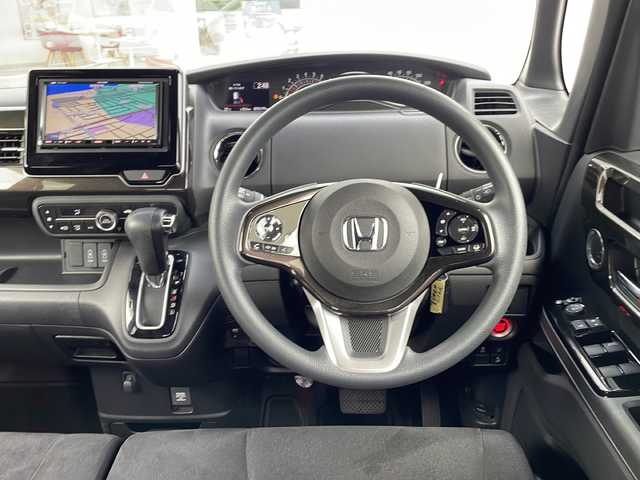 ホンダ Ｎ ＢＯＸ カスタム G L ホンダセンシング 鳥取県 2018(平30)年 7.6万km クリスタルブラックパール Honda SENSING/・車線維持支援システム/・追突軽減ブレーキ/。衝突軽減ブレーキ/・誤発進抑制機能/・後方誤発進抑制機能/・歩行者事故低減ステアリング/・路外逸脱抑制機能/・アダプティブ・クルーズ・コントロール/・車線維持支援システム/・オートハイビーム/・先行車発進お知らせ機能/・標識認識機能/ナビ装着用スペシャルパッケージ/・リアワイドカメラ/・HDDナビAVN660HDmkII/・ビルトインETC/・オーディオリモートコントロールスイッチ/・ハンズフリーテレホンスイッチ/・音声認識スイッチ/プラズマクラスター技術搭載フルオート・エアコンディショナー/リア左側パワースライドドア/フルセグTV　Bluetooth　DVD CD　MSV/オートリトラミラー/LEDライト/フォグランプ/ブラック塗装＋切削 14インチアルミホイール/オートライト/スマートキー/スペアキー/フロアマット/ドアバイザー/前席用i-サイドエアバッグシステム＋サイドカーテンエアバッグシステム/新車保証書/取扱説明書