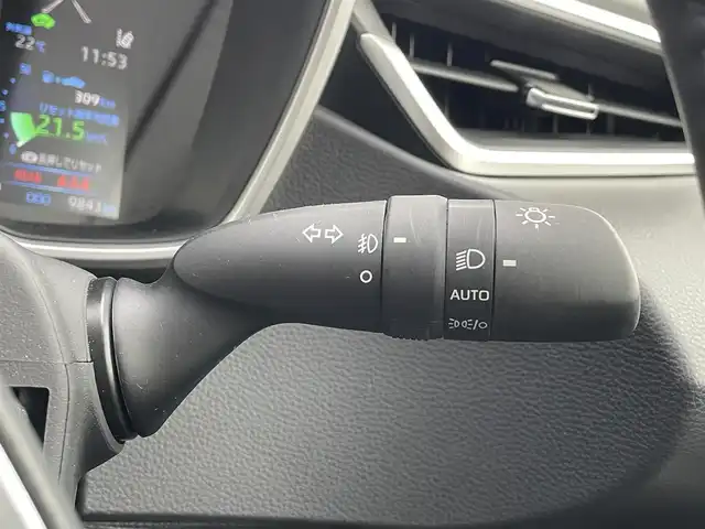 トヨタ カローラ ハイブリット S 岡山県 2022(令4)年 1万km プラチナホワイトパールマイカ 純正ディスプレイオーディオ　/AM、FM、Bluetooth/AppleCarplay、AndroidAuto/バックカメラ/前席シートヒーター/ステアリングヒーター/トヨタセーフティセンス/・プリクラッシュセーフティ/・レーントレーシングアシスト/・レーダークルーズコントロール/・オートマチックハイビーム/・ロードサインアシスト/車両接近通報装置