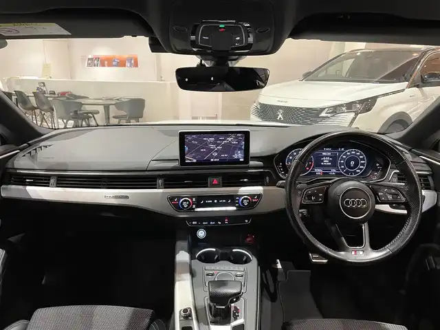 アウディ Ａ５ 2．0TFSIクワトロ スポーツ 道央・札幌 2017(平29)年 5.3万km グレイシアホワイトメタリック グレイシアホワイトメタリック/Sラインパッケージ/　・Sライン用18インチAW/　・ハーフレザーシート/　・マトリクスLEDヘッドライト/バーチャルコックピット/セーフティパッケージ/　・パークアシスト/　・プレセンスリヤ/　・サラウンドビューカメラ/　・サイドアシスト/ACC/レーンキープアシスト/シートヒーター/純正メモリナビ/フルセグTV/CD/DVD/SD/USB/Bluetooth/純正ドライブレコーダー