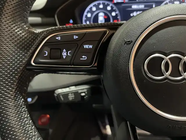 アウディ Ａ５ 2．0TFSIクワトロ スポーツ 道央・札幌 2017(平29)年 5.3万km グレイシアホワイトメタリック グレイシアホワイトメタリック/Sラインパッケージ/　・Sライン用18インチAW/　・ハーフレザーシート/　・マトリクスLEDヘッドライト/バーチャルコックピット/セーフティパッケージ/　・パークアシスト/　・プレセンスリヤ/　・サラウンドビューカメラ/　・サイドアシスト/ACC/レーンキープアシスト/シートヒーター/純正メモリナビ/フルセグTV/CD/DVD/SD/USB/Bluetooth/純正ドライブレコーダー