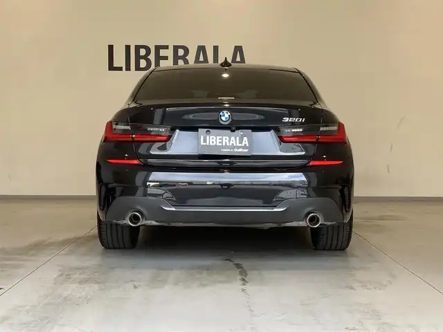ＢＭＷ ３２０ｉ Mスポーツ 熊本県 2020(令2)年 3.4万km サファイアブラックP ハイラインパッケージ/コンフォートパッケージ/Mスポーツパッケージシート/フルレザーブラウンシート/シートヒーター/パワーシート/メモリーシート/純正HDDナビ/AppleCarPlay/Bluetooth/USB/ミュージックサーバー/360°カメラ/コーナーセンサー/パーキングアシスト/ワイヤレス充電/パワートランクドア/インテリジェントセーフティー/アダプティブクルーズコントロール/アンビエントライト（間接照明）/ETC2.0/前後ドライブレコーダー/【Mスポーツ / ブラックサファイア（475）】