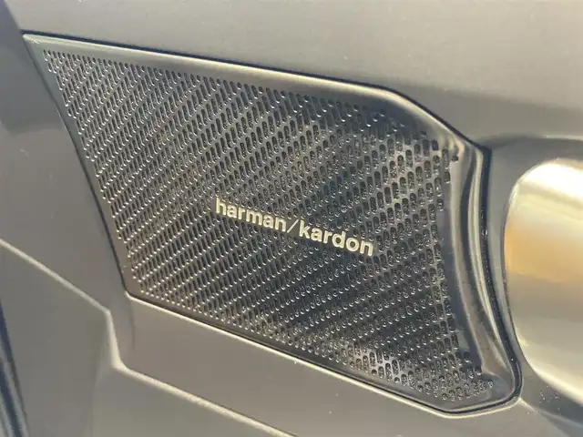 ボルボ ＸＣ４０ T4 AWD インスクリプション 熊本県 2019(令1)年 6万km デニムブルーメタリック ・スマートキー/・プッシュスタート/・City Safety/・レーンキープエイド/・ロードサインインフォメーション/・ドライバーアラート/・ハイビームアシスト/・パークアシスト/・クロストラフィックアラート/・ブラインドスポットモニター/・アクティブ・ベンディング・ライト/・衝突回避/・クルーズコントロール(追従式)/・茶革シート/・前席パワーシート/・全席シートヒーター/・ハンドルヒーター/・純正メモリナビ/　【Bluetooth・USB・AppleCarPlay・AndroidAuto】/・harman/kardonサウンドシステム/・フルセグTV/・全方位カメラ/・ETC/・ワイヤレス充電/・LEDヘッドランプ/・LEDフォグランプ/・純正マット