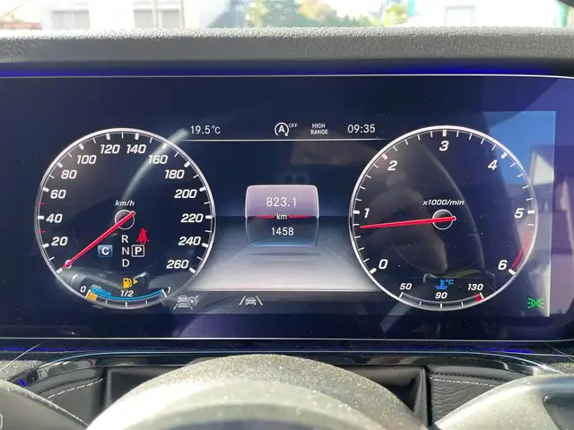 メルセデス・ベンツ ゲレンデヴァーゲン Ｇ４００ｄ AMGライン 神奈川県 2023(令5)年 0.2万km パール ワンオーナー/AMGライン/ラグジュアリーパッケージ/サンルーフ/ブルメスターサウンド/アダプティブダンピング/レーダーセーフティパッケージ/黒革シート/純正メモリーナビ・地デジTV/純正USB/BT再生/360°カメラ/ETC2.0/レーダークルーズコントロール/PCS/LKA/BSM/標識検知/純正20インチAW/LEDライト/コーナーセンサー/前席パワーシート/全席シートヒーター/パドルシフト/プッシュスタート/キーレス×2/R6/7年ディーラー整備記録/保証書・取説あり