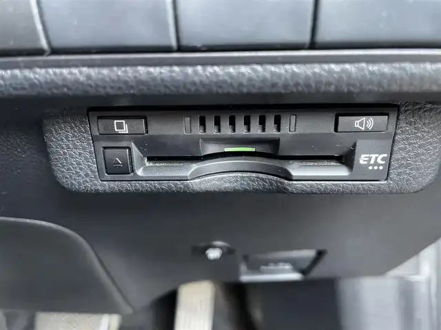 トヨタ カローラ スポーツ ハイブリッドG Z 大阪府 2018(平30)年 10.2万km アティチュードブラックマイカ (株)IDOMが運営する【じしゃロン東大阪店】の自社ローン専用車両になりますこちらは現金またはオートローンご利用時の価格です。自社ローンご希望の方は別途その旨お申付け下さい/ワンオーナー/トヨタセーフティセンス/純正ナビ/Bluetooth/CD/DVD/USB/フルセグTV/バックカメラ/LEDへッドライト/ビルトインETC/ドライブモードセレクト/インテリアイルミ/ブラインドスポットモニター/インテリジェントクリアランスソナー/リアクロストラフィックオートブレーキ/ドアミラーオート格納ミラー/レーンディパーチャーアラート/横滑り防止ステム/スマートキー/取説（車両・ナビ）＆保証書