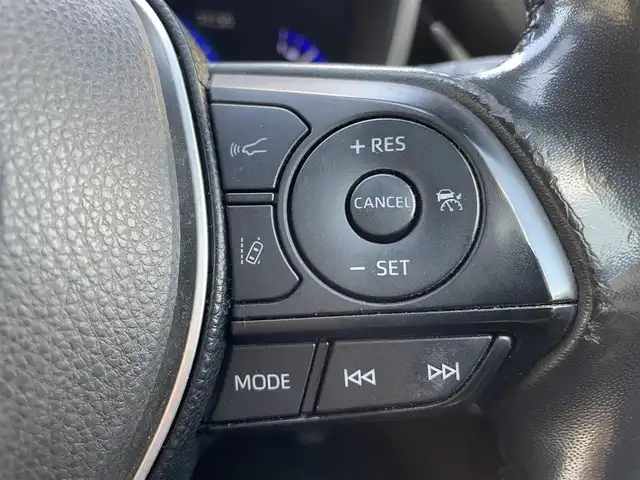 トヨタ カローラ スポーツ ハイブリッドG Z 大阪府 2018(平30)年 10.2万km アティチュードブラックマイカ (株)IDOMが運営する【じしゃロン東大阪店】の自社ローン専用車両になりますこちらは現金またはオートローンご利用時の価格です。自社ローンご希望の方は別途その旨お申付け下さい/ワンオーナー/トヨタセーフティセンス/純正ナビ/Bluetooth/CD/DVD/USB/フルセグTV/バックカメラ/LEDへッドライト/ビルトインETC/ドライブモードセレクト/インテリアイルミ/ブラインドスポットモニター/インテリジェントクリアランスソナー/リアクロストラフィックオートブレーキ/ドアミラーオート格納ミラー/レーンディパーチャーアラート/横滑り防止ステム/スマートキー/取説（車両・ナビ）＆保証書