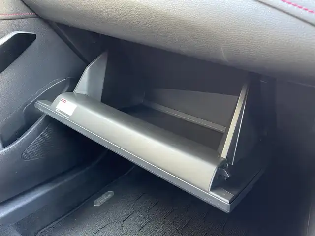 トヨタ カローラ スポーツ ハイブリッドG Z 大阪府 2018(平30)年 10.2万km アティチュードブラックマイカ (株)IDOMが運営する【じしゃロン東大阪店】の自社ローン専用車両になりますこちらは現金またはオートローンご利用時の価格です。自社ローンご希望の方は別途その旨お申付け下さい/ワンオーナー/トヨタセーフティセンス/純正ナビ/Bluetooth/CD/DVD/USB/フルセグTV/バックカメラ/LEDへッドライト/ビルトインETC/ドライブモードセレクト/インテリアイルミ/ブラインドスポットモニター/インテリジェントクリアランスソナー/リアクロストラフィックオートブレーキ/ドアミラーオート格納ミラー/レーンディパーチャーアラート/横滑り防止ステム/スマートキー/取説（車両・ナビ）＆保証書