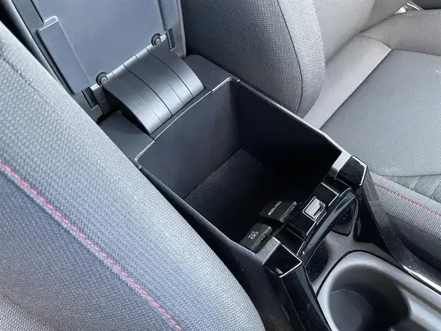 トヨタ カローラ スポーツ ハイブリッドG Z 大阪府 2018(平30)年 10.2万km アティチュードブラックマイカ (株)IDOMが運営する【じしゃロン東大阪店】の自社ローン専用車両になりますこちらは現金またはオートローンご利用時の価格です。自社ローンご希望の方は別途その旨お申付け下さい/ワンオーナー/トヨタセーフティセンス/純正ナビ/Bluetooth/CD/DVD/USB/フルセグTV/バックカメラ/LEDへッドライト/ビルトインETC/ドライブモードセレクト/インテリアイルミ/ブラインドスポットモニター/インテリジェントクリアランスソナー/リアクロストラフィックオートブレーキ/ドアミラーオート格納ミラー/レーンディパーチャーアラート/横滑り防止ステム/スマートキー/取説（車両・ナビ）＆保証書