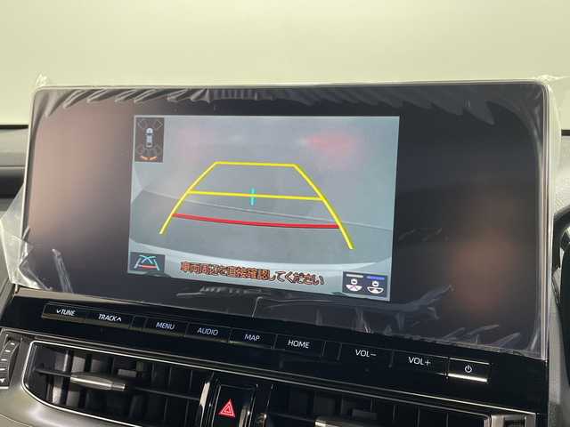 トヨタ クラウン ハイブリッド RS アドバンス 神奈川県 2021(令3)年 1万km プレシャスホワイトパール ムーンルーフ/メーカー8型ナビ/AM　FM　フルセグ　Blu-ray　DVD　CD　microSD　MSV　USB　MiraCast/バックカメラ/トヨタセーフティセンス/レーダークルーズコントロール/ブラインドスポットモニター/革巻ステアリング/ステアリングヒーター/パドルシフト/ステアリングリモコン/合皮革シート/前席パワーシート（運転席2メモリ）/前席シートヒーター・ベンチレーション/左右独立温度設定機能/ビルトインETC2.0/DRIVE　MODE/後席充電用USBポート×2/自動防眩インナーミラー/トランクイージークローザー/スマートキー×2/カードキー×1/新車時保証書/取扱説明書/サイドミラーヒーター/純正LEDヘッドライト/フォグランプ/リアスポイラー/純正18インチアルミ/LTA（レーントレーシングアシスト）/プリクラッシュセーフティ/クリアランスソナー/史アクロストラフィックアラート/パーキングサポート/RSA（ロードサインアシスト）/先行車発進告知